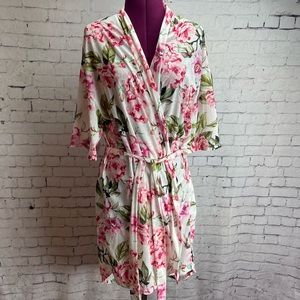 Show me your MuMu Brie short floral robe one size